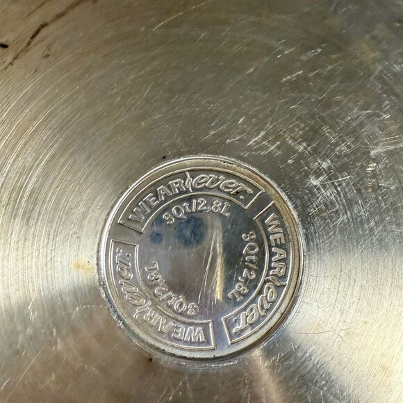 Wear-Ever 3Qt Double Spout Stainless Saucepan Frying Pot Straining Wearever Lid - Picture 5 of 5